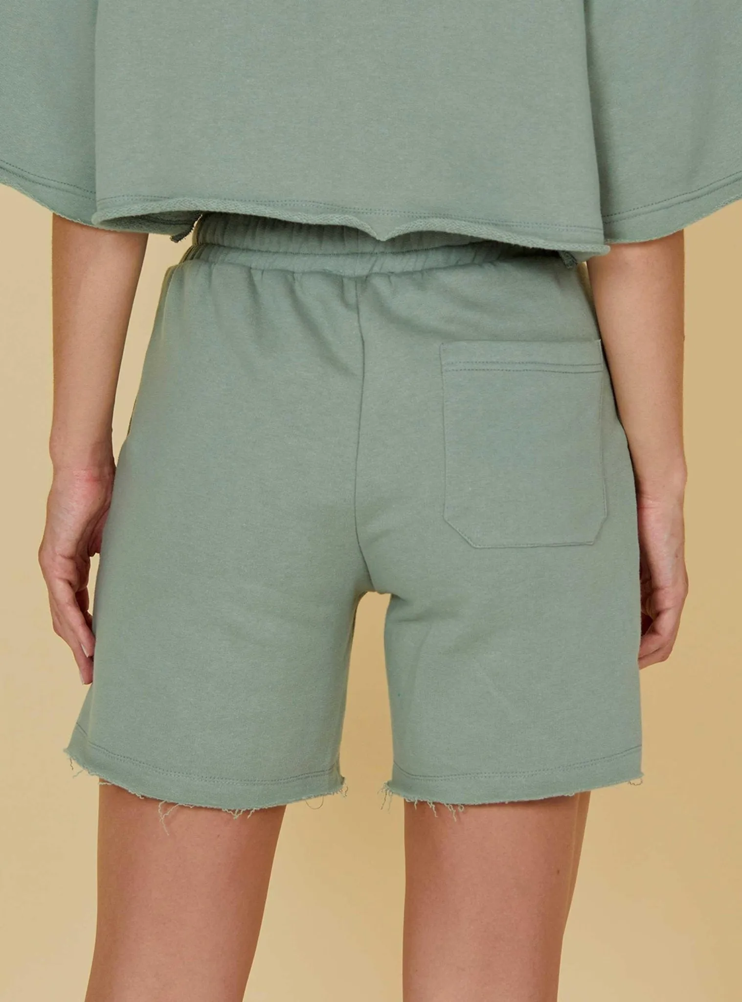 SWEATSHORT WITH RAW HEMS